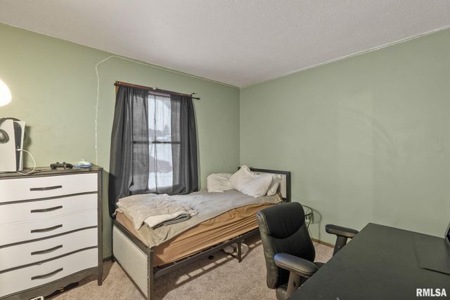 4661 HITCHING POST Court, Davenport, IA 52804