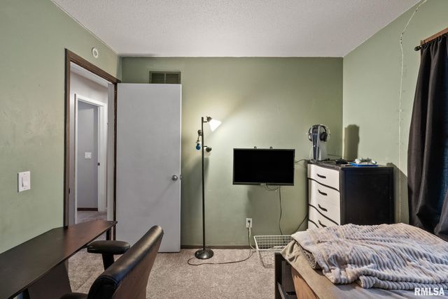 4661 HITCHING POST Court, Davenport, IA 52804