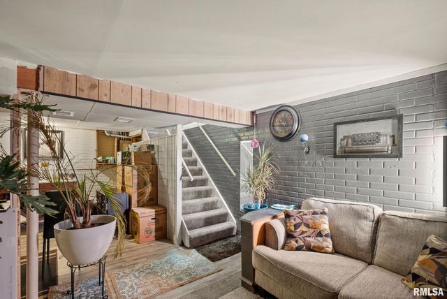 4661 HITCHING POST Court, Davenport, IA 52804