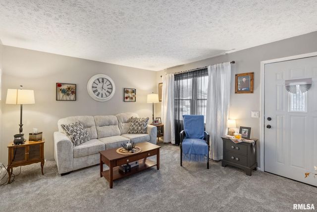 4661 HITCHING POST Court, Davenport, IA 52804