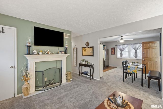 4661 HITCHING POST Court, Davenport, IA 52804