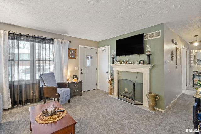 4661 HITCHING POST Court, Davenport, IA 52804