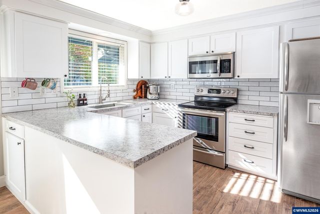 5440 Val View Dr SE, Turner, OR 97392