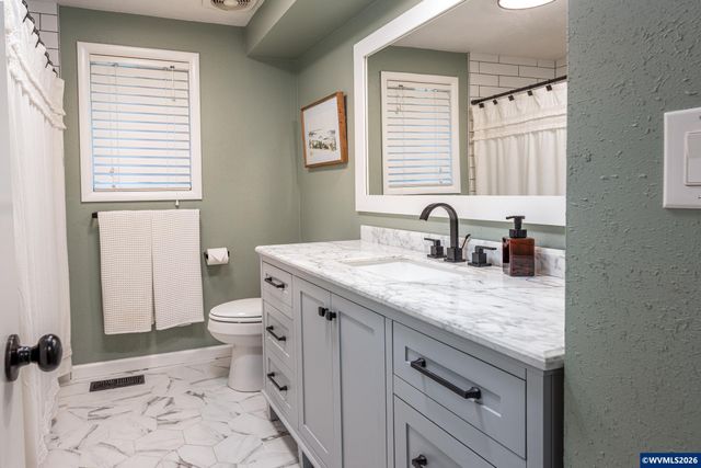 5440 Val View Dr SE, Turner, OR 97392