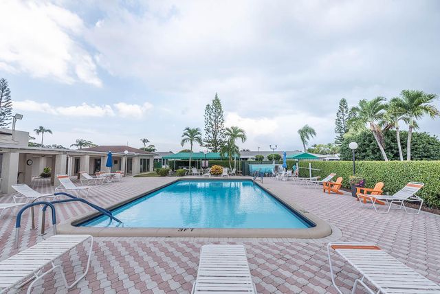 2381 SHADY Lane B, Delray Beach, FL 33445