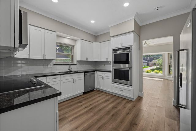 2903 Crystal Falls Drive, Kingwood, TX 77345