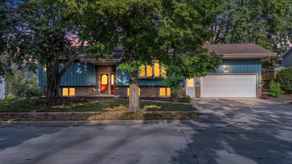 1708 N LINWOOD AVENUE, Appleton, WI 54914
