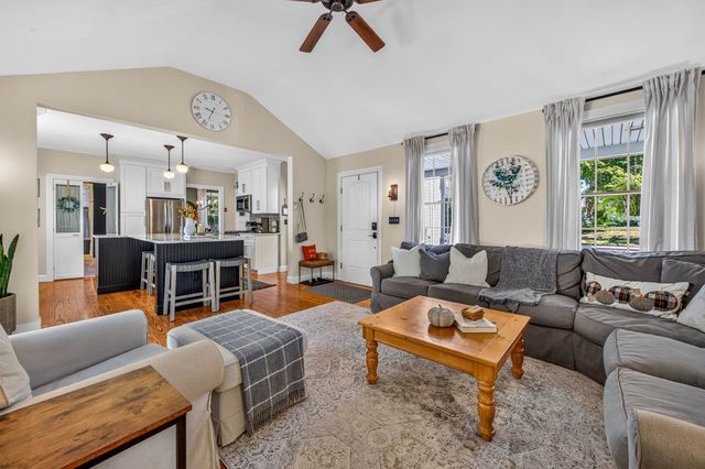 116 North Avenue, Attleboro, MA 02703