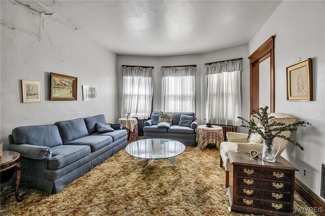 301 East North Street, Buffalo, NY 14204