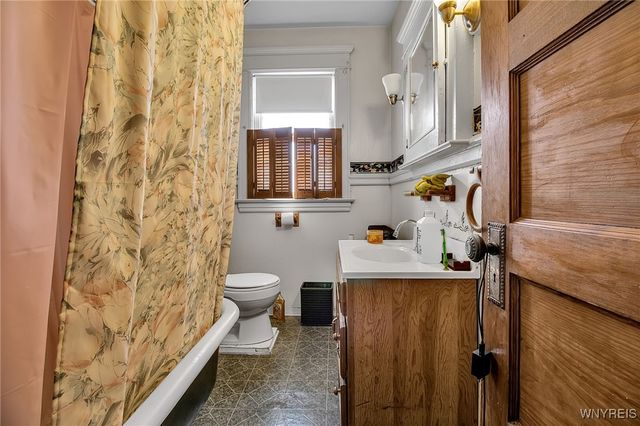 301 East North Street, Buffalo, NY 14204