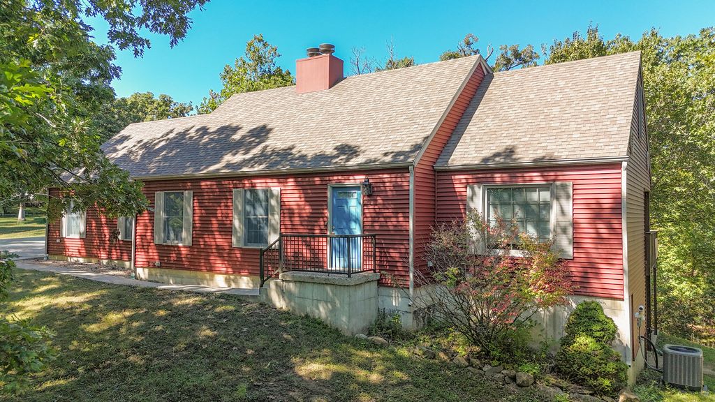 1377 CONESTOGA TRAIL, Moberly, MO 65270