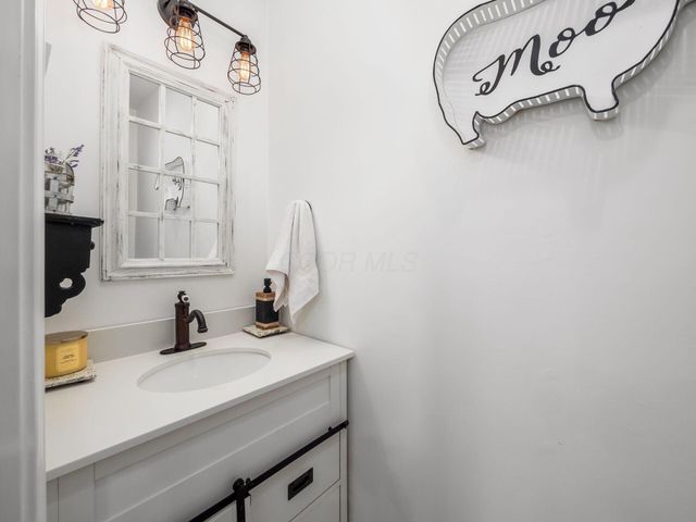 108 E Dublin Granville Road, O, Worthington, OH 43085