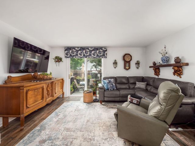 108 E Dublin Granville Road, O, Worthington, OH 43085