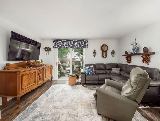108 E Dublin Granville Road, O, Worthington, OH 43085