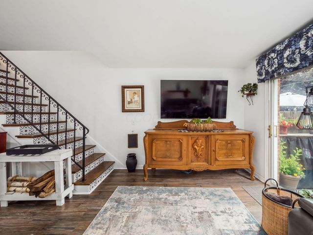 108 E Dublin Granville Road, O, Worthington, OH 43085