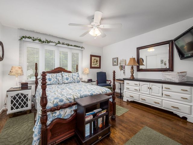 108 E Dublin Granville Road, O, Worthington, OH 43085