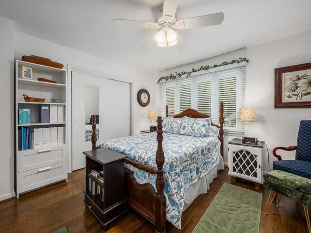 108 E Dublin Granville Road, O, Worthington, OH 43085