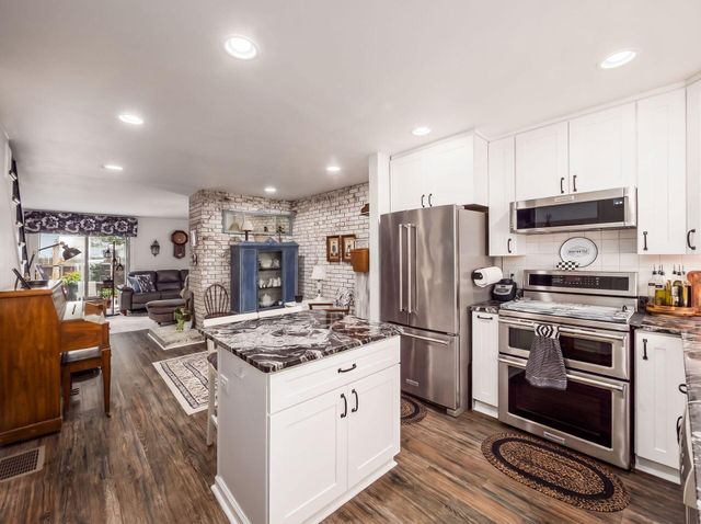 108 E Dublin Granville Road, O, Worthington, OH 43085