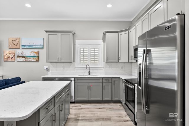 521 E 1st Avenue J, Gulf Shores, AL 36542
