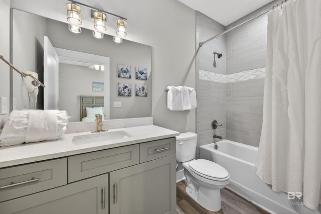521 E 1st Avenue J, Gulf Shores, AL 36542