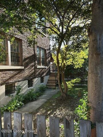 1637 Deerwood Ave, Louisville, KY 40205
