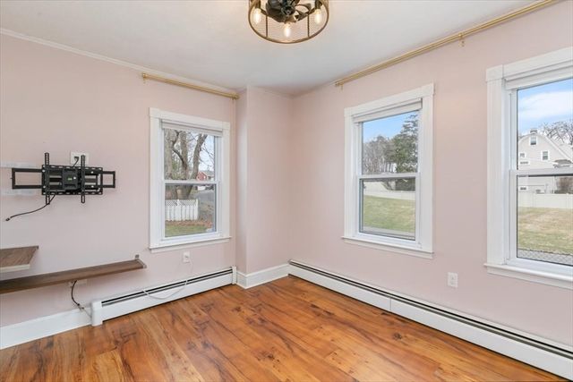 18 Sherman Pl, Woburn, MA 01801