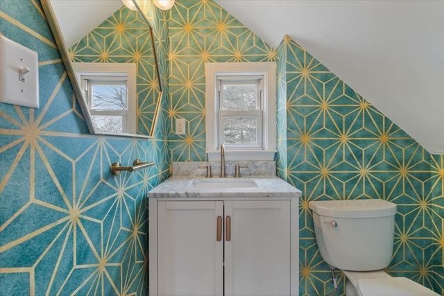 18 Sherman Pl, Woburn, MA 01801