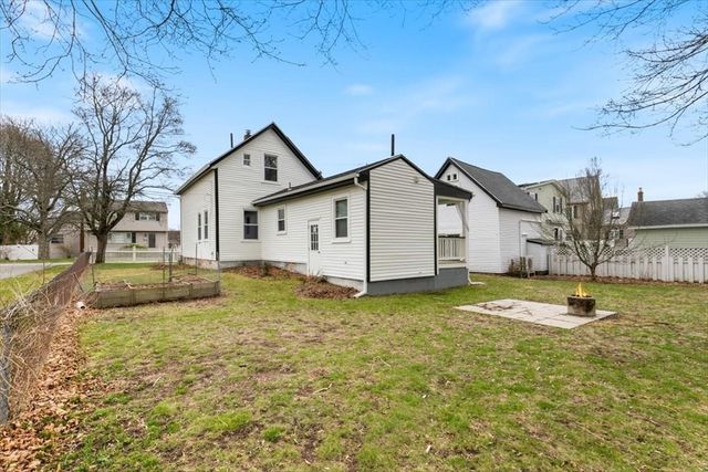 18 Sherman Pl, Woburn, MA 01801