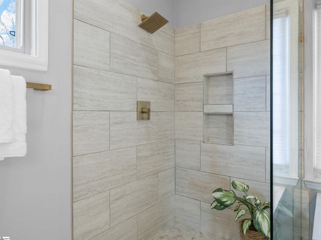 404 Grayson Drive, Moore, SC 29369