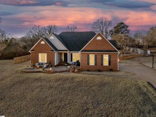 404 Grayson Drive, Moore, SC 29369
