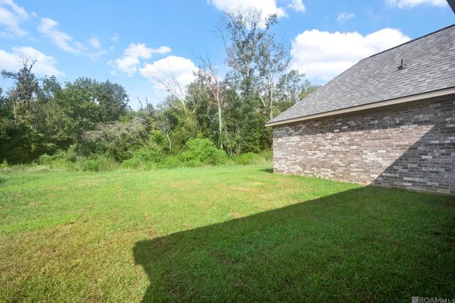 18755 Seabiscuit Ln, Zachary, LA 70791