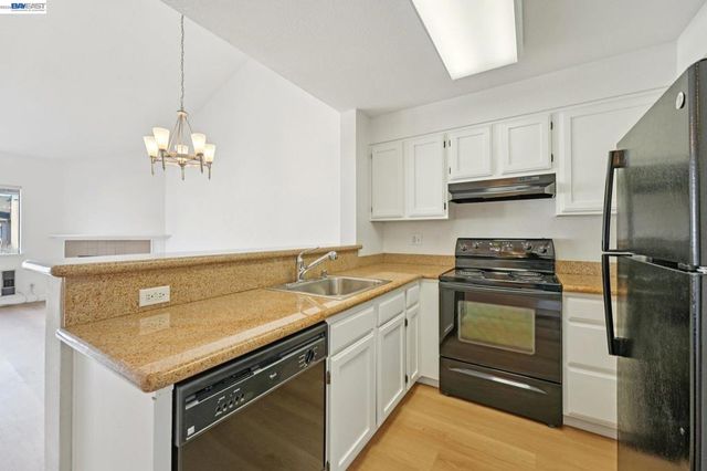 39206 39206 Guardino Dr 310, Fremont, CA 94538