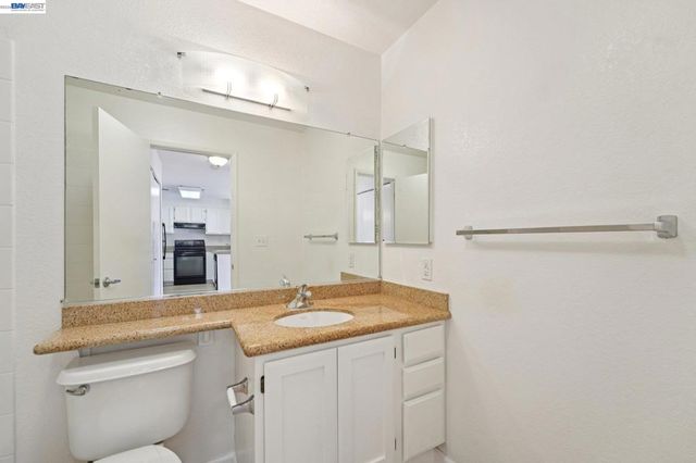 39206 39206 Guardino Dr 310, Fremont, CA 94538