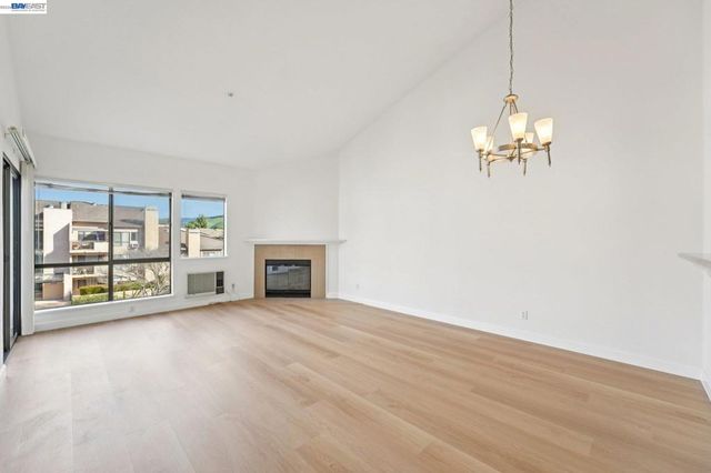 39206 39206 Guardino Dr 310, Fremont, CA 94538