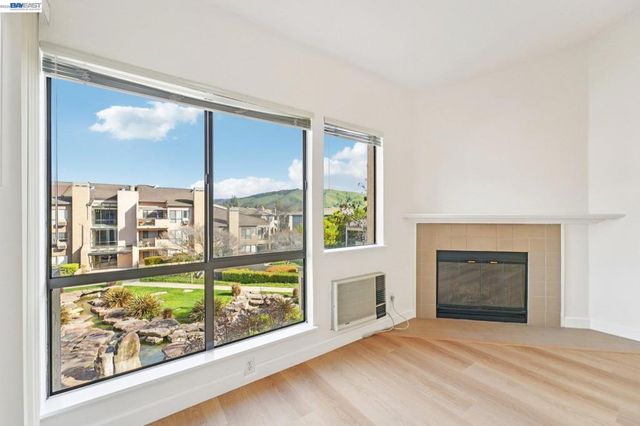 39206 39206 Guardino Dr 310, Fremont, CA 94538