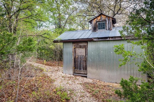 112 Boulder LN, Manor, TX 78653