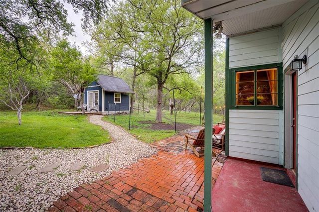 112 Boulder LN, Manor, TX 78653