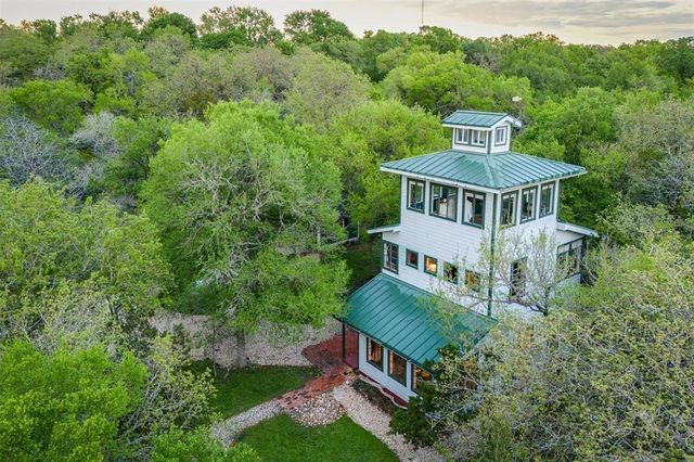 112 Boulder LN, Manor, TX 78653