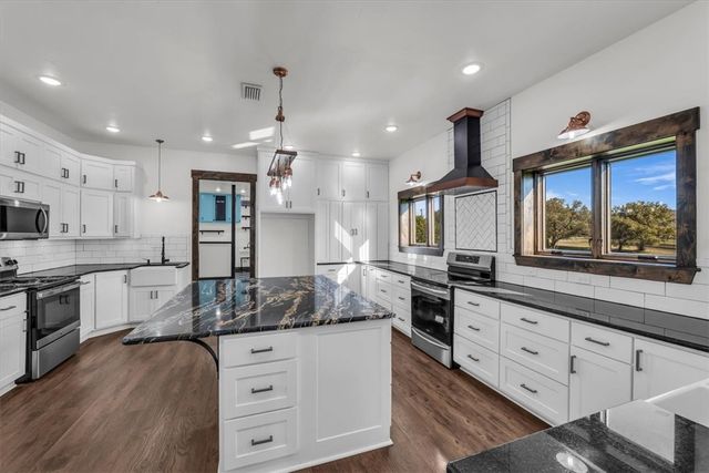 1956 Elm Mott Drive, Waco, TX 76705