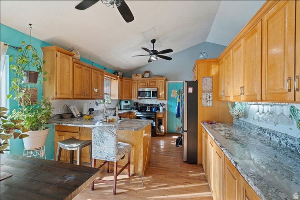 Image 4 of property listing at 160 E 400 N, Smithfield, UT 84335