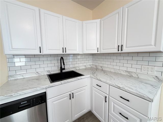 2020 Lebanon Avenue, Belleville, IL 62221