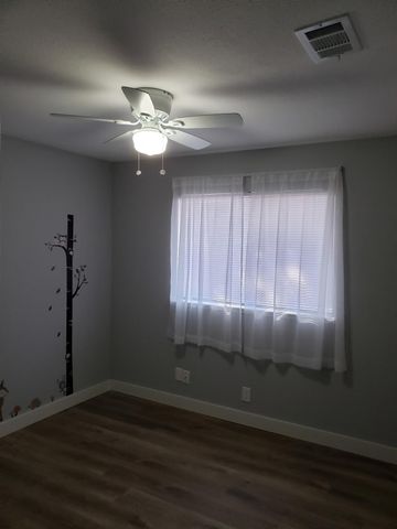652 Cappella Dr, Diamond Springs, CA 95619