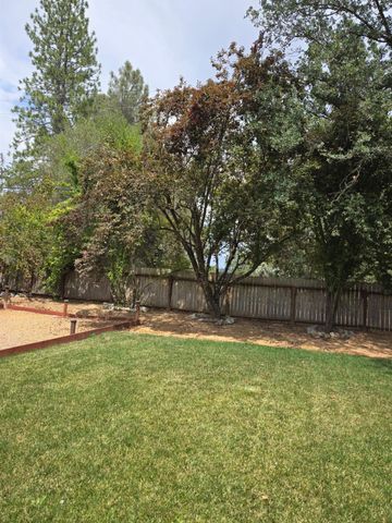 652 Cappella Dr, Diamond Springs, CA 95619
