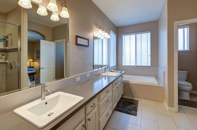 8434 N Savory Way, Fresno, CA 93720