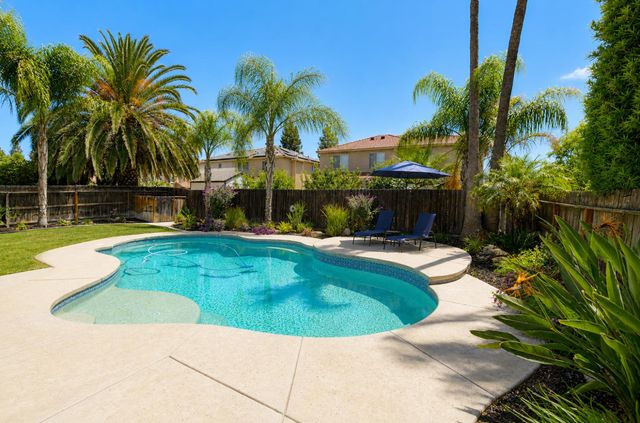8434 N Savory Way, Fresno, CA 93720