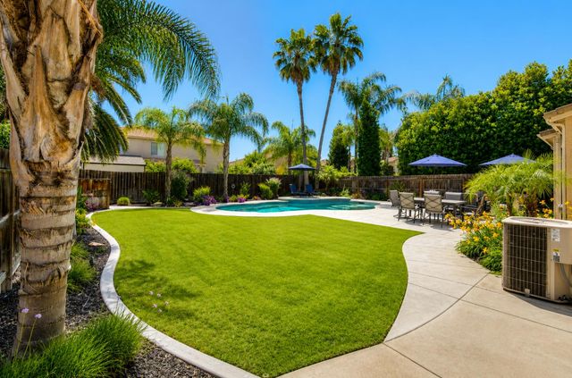 8434 N Savory Way, Fresno, CA 93720