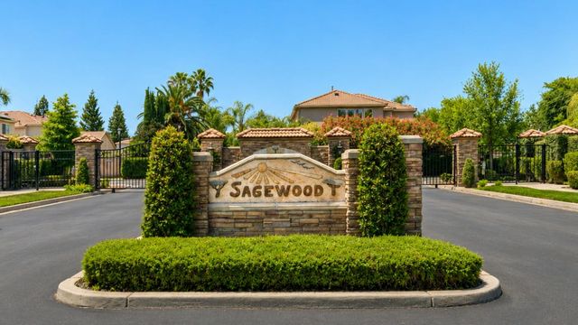 8434 N Savory Way, Fresno, CA 93720