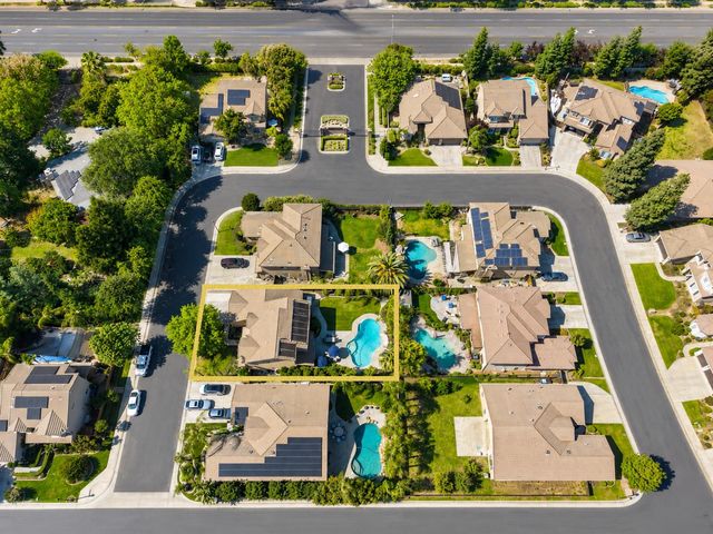 8434 N Savory Way, Fresno, CA 93720