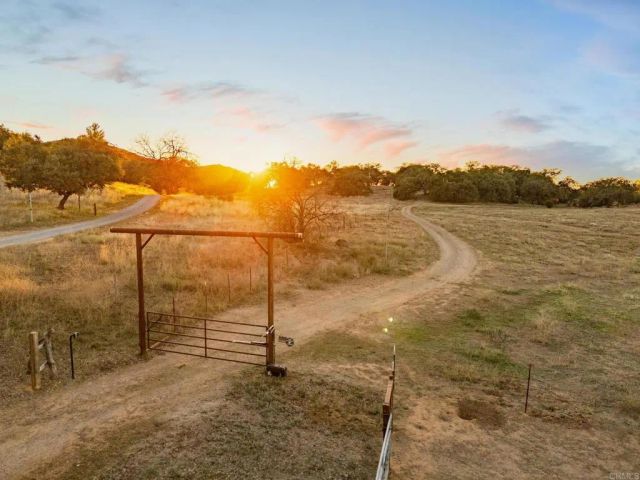 25258 Black Canyon Road, Santa Ysabel, CA 92070