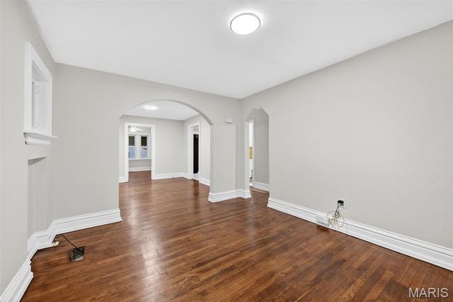 6135 Newport Avenue, St Louis, MO 63116